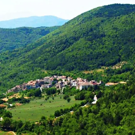 Apartment Ferienwohnung Fuer 6 Personen In Catignano, Abruzzen Catignano