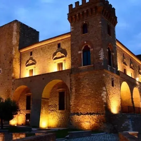Ferienwohnung Fuer 6 Personen In Catignano, Abruzzen * Catignano