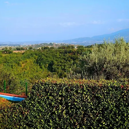 Ferienwohnung Fuer 6 Personen In Catignano, Abruzzen
